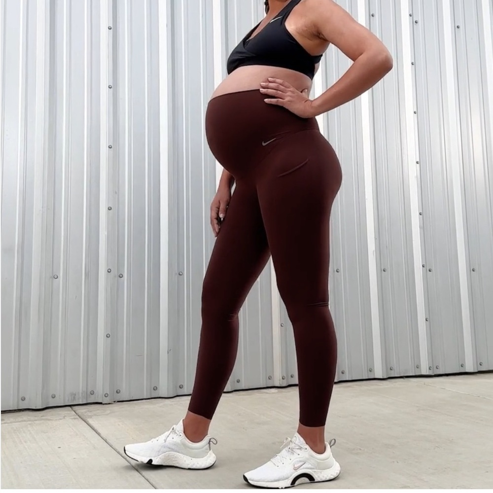 NWOT Nike Zenvy maternity leggings